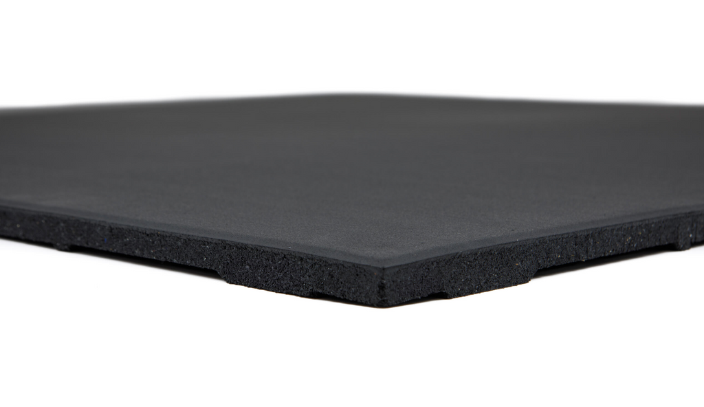 Pure Black Tile | rubber sporttegel - sfeerfoto 2